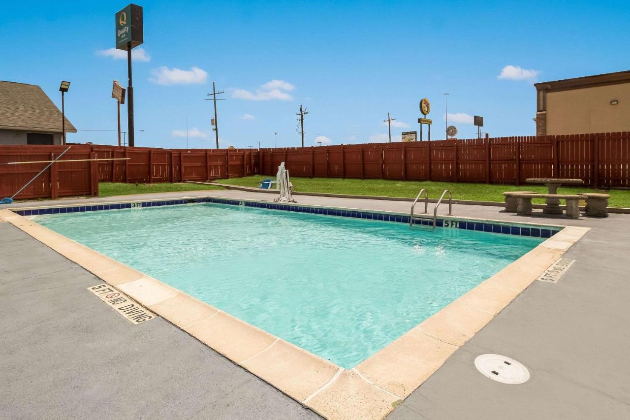 Quality Inn Madisonville Exterior photo